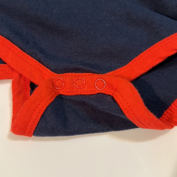 GENTLY USED BABY ONESIE DON’T MAKE ME CALL SUPERMAN SIZE 6-9 months - Picture 5 of 9